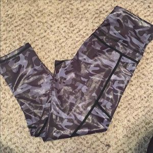 Zyia Light n Tight Camo Capri